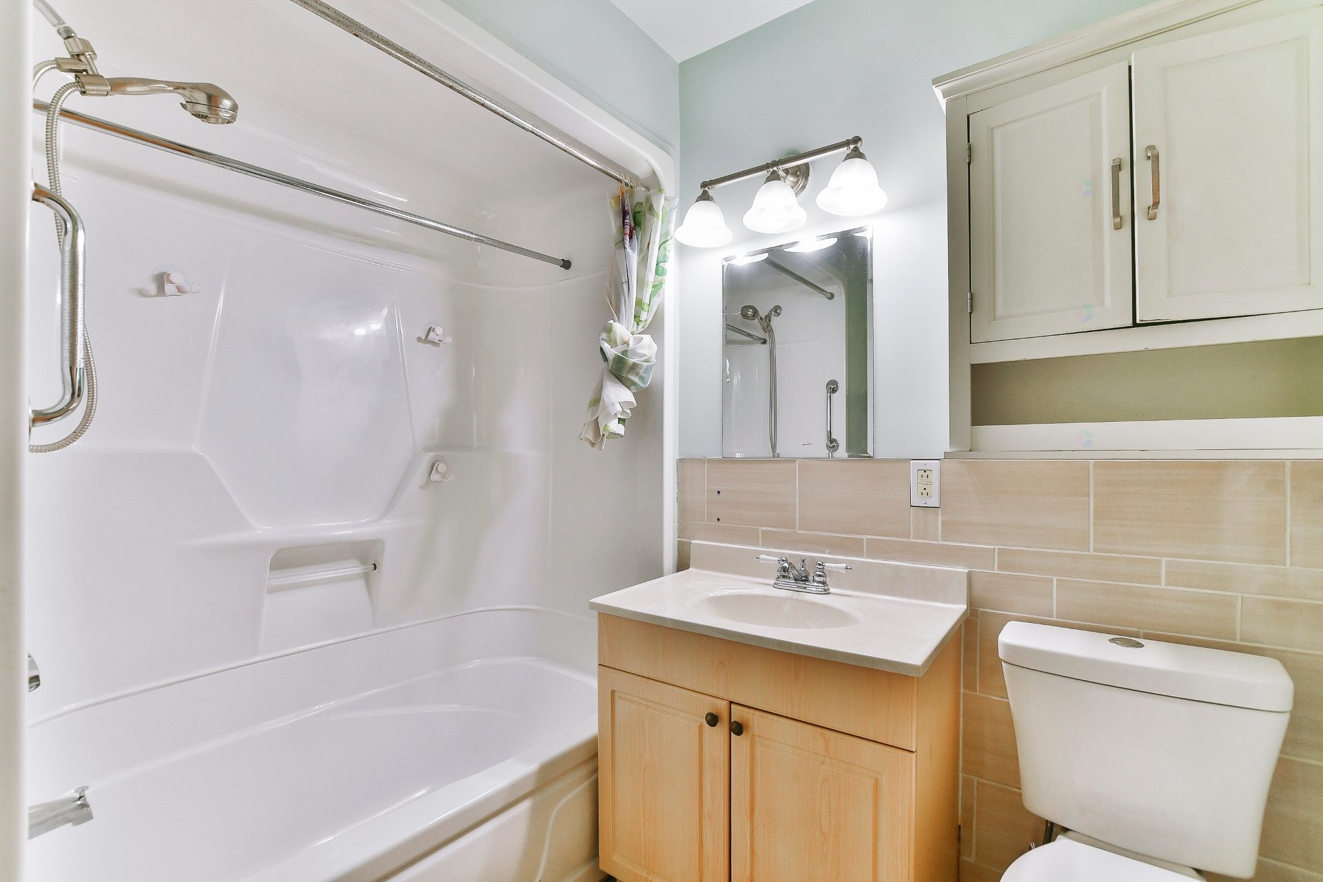 Bathroom - 2062 Rue Bossuet, Montréal (Mercier/Hochelaga-Maisonneuve), QC - Indoor Photo Showing Bathroom
