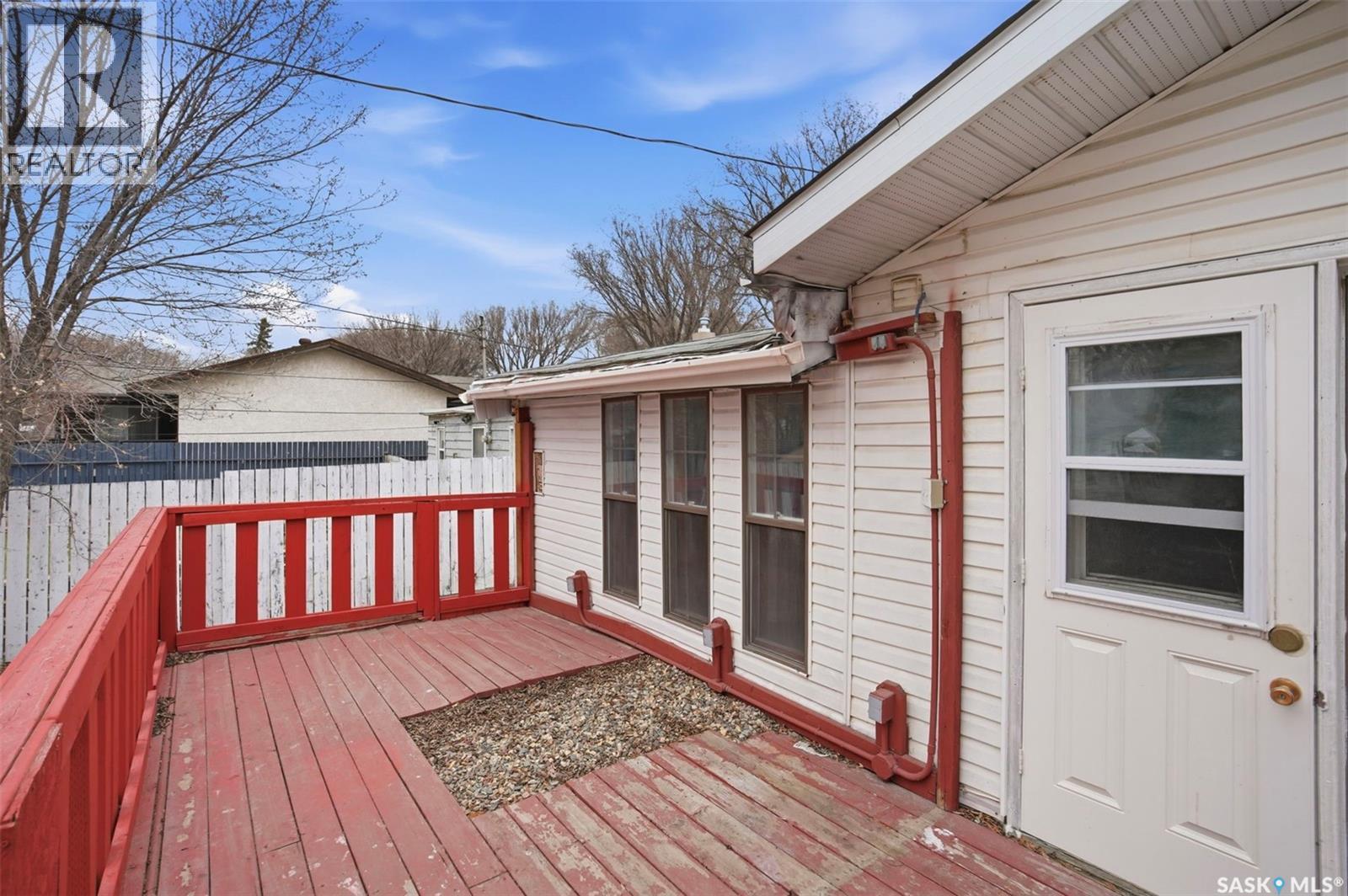 1721 E Avenue N, Saskatoon, SK - Outdoor With Exterior