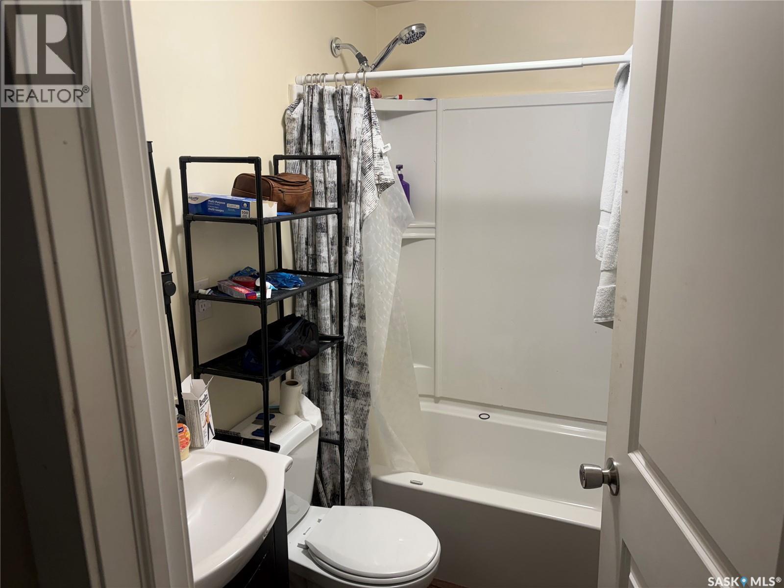 1125 Idylwyld Drive N, Saskatoon, SK - Indoor Photo Showing Bathroom