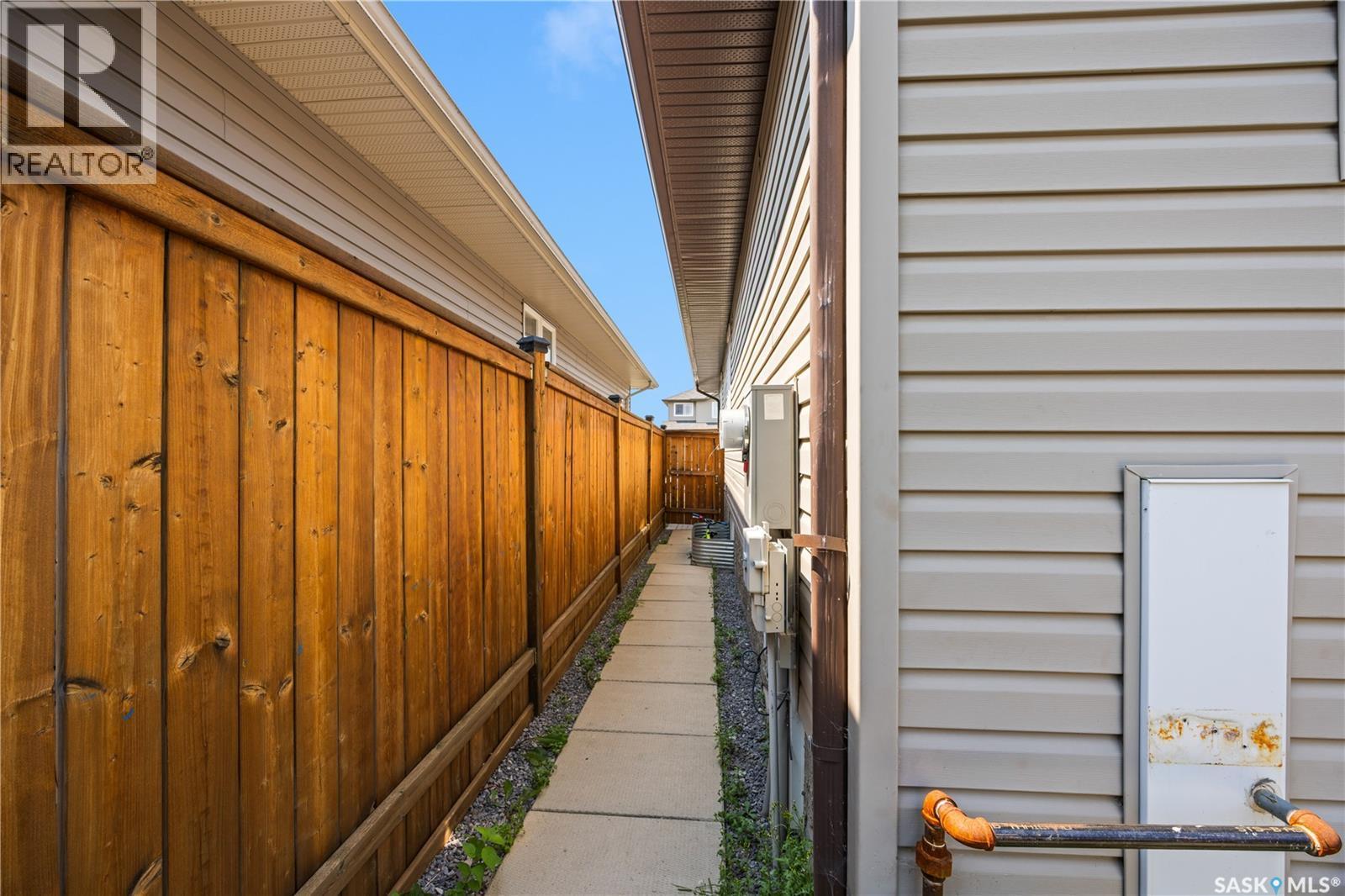 439 Coad Manor, Saskatoon, SK - Outdoor