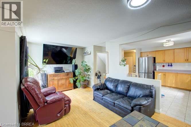 223 Melran Drive, Cambridge, ON - Indoor Photo Showing Living Room