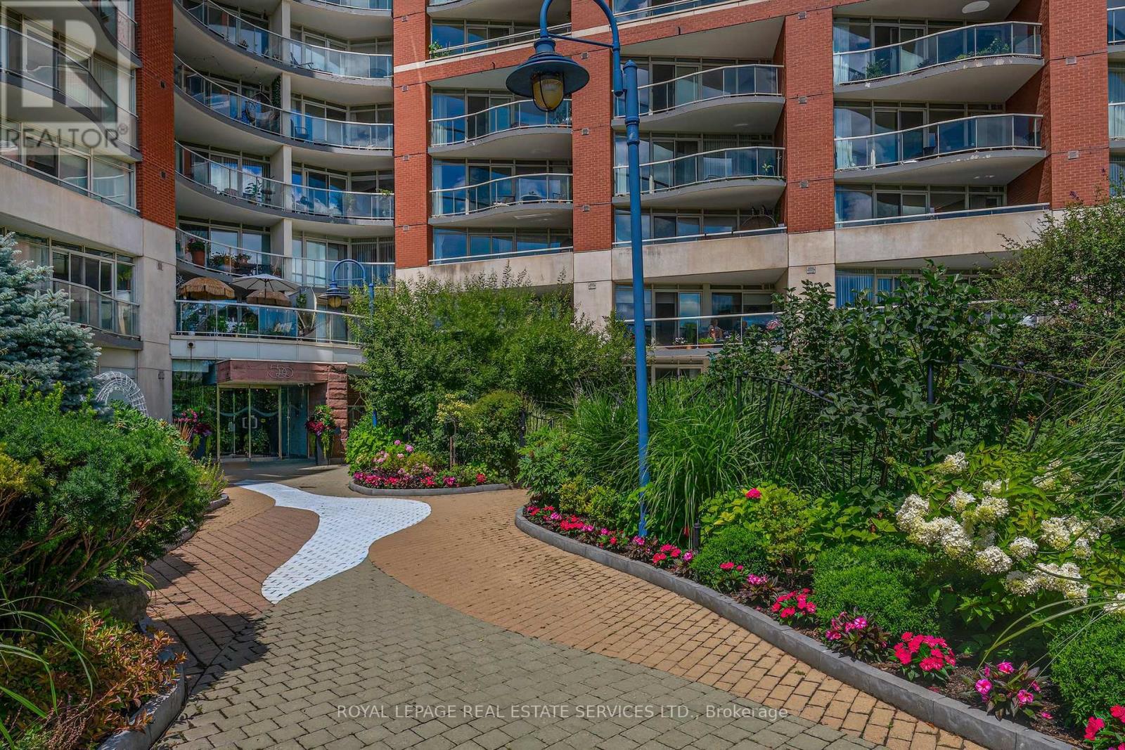 Beautiful Gardens - 707 - 550 Queens Quay W, Toronto, ON - Outdoor