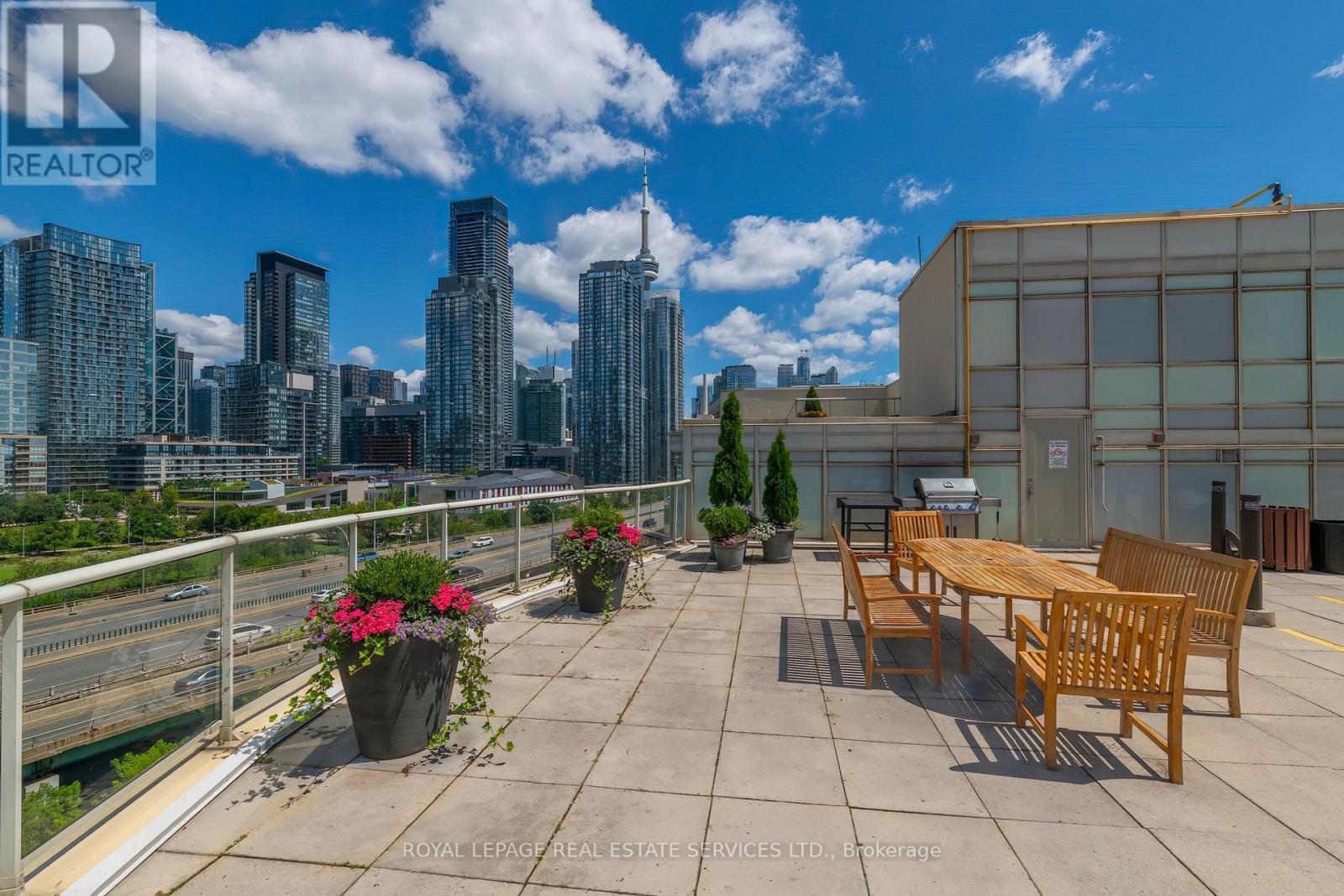 Rooftop Terrace - 707 - 550 Queens Quay W, Toronto, ON - Outdoor