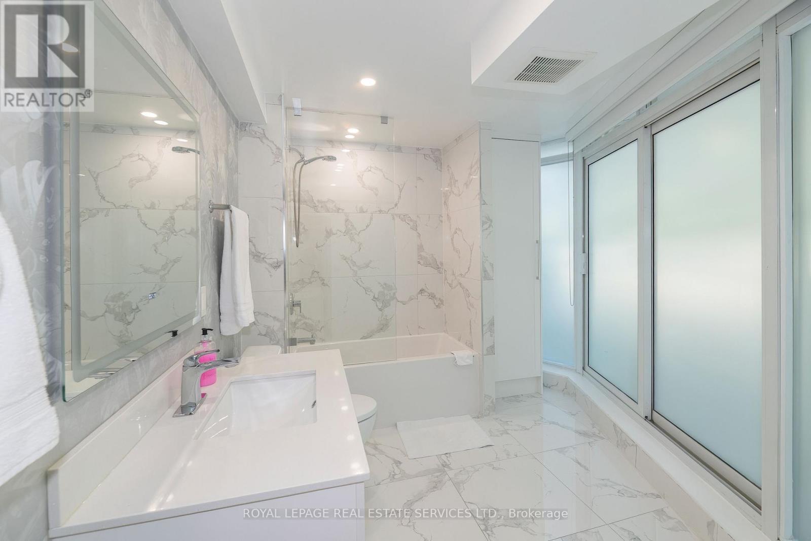 Guest Suite Bathroom - 707 - 550 Queens Quay W, Toronto, ON - Indoor Photo Showing Bathroom