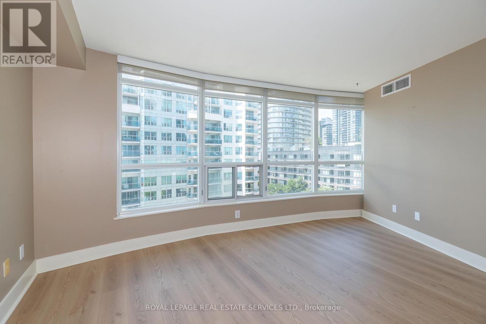 Living Room - 707 - 550 Queens Quay W, Toronto, ON - Indoor Photo Showing Other Room