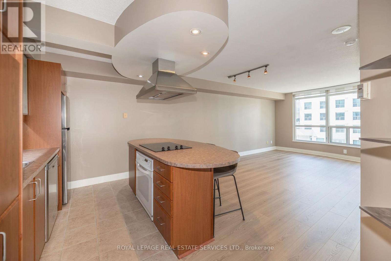 Kitchen overlooking Living/Dining - 707 - 550 Queens Quay W, Toronto, ON - Indoor Photo Showing Kitchen