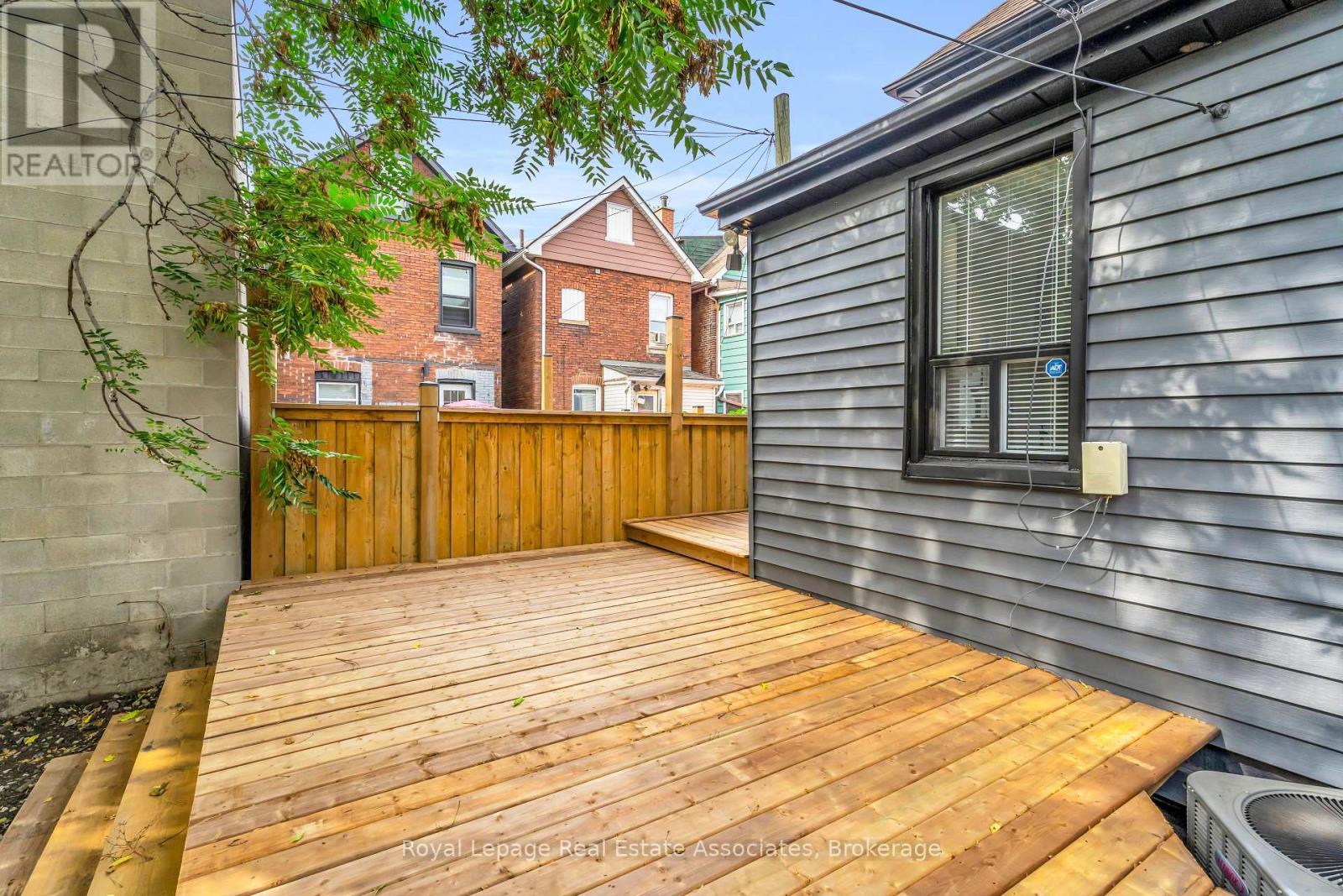 10 Gordon Street, Hamilton, ON - Outdoor With Deck Patio Veranda