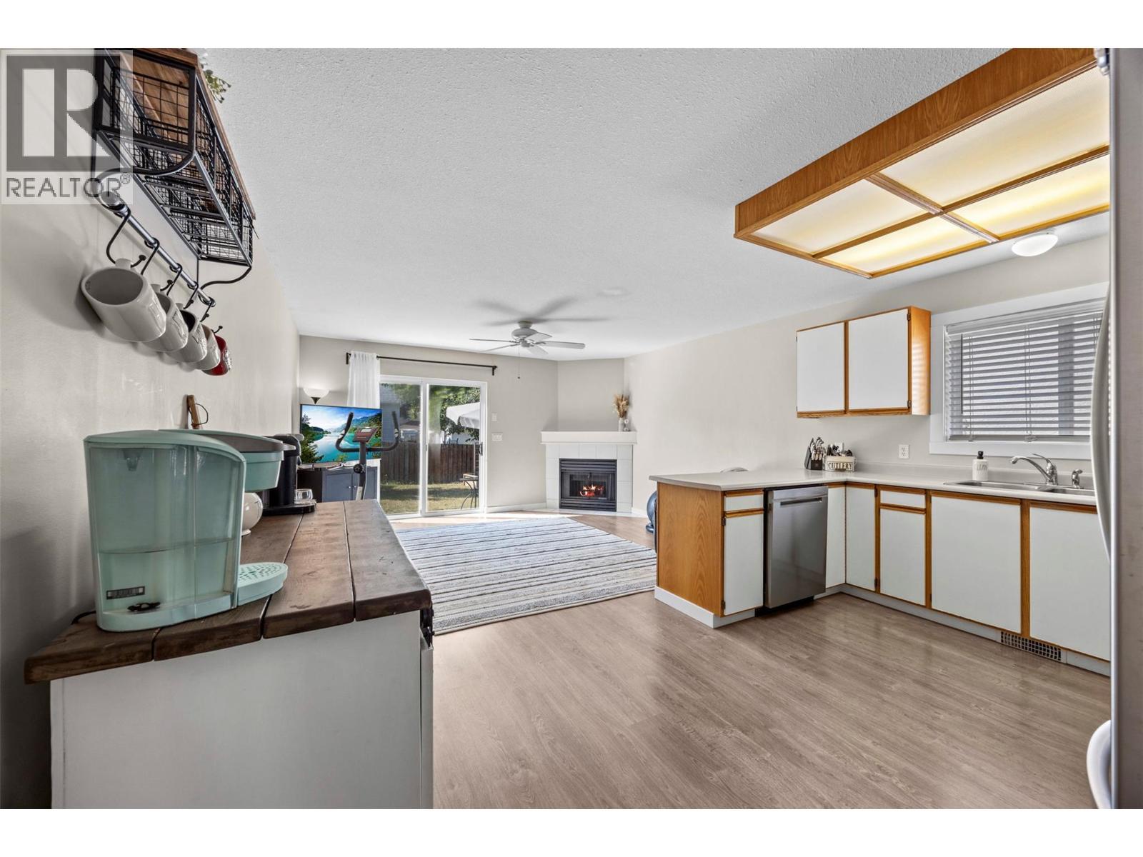377 Sumac Road E, Kelowna, BC - Indoor With Fireplace