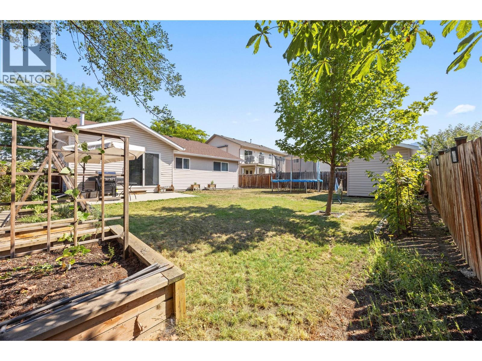 377 Sumac Road E, Kelowna, BC - Outdoor