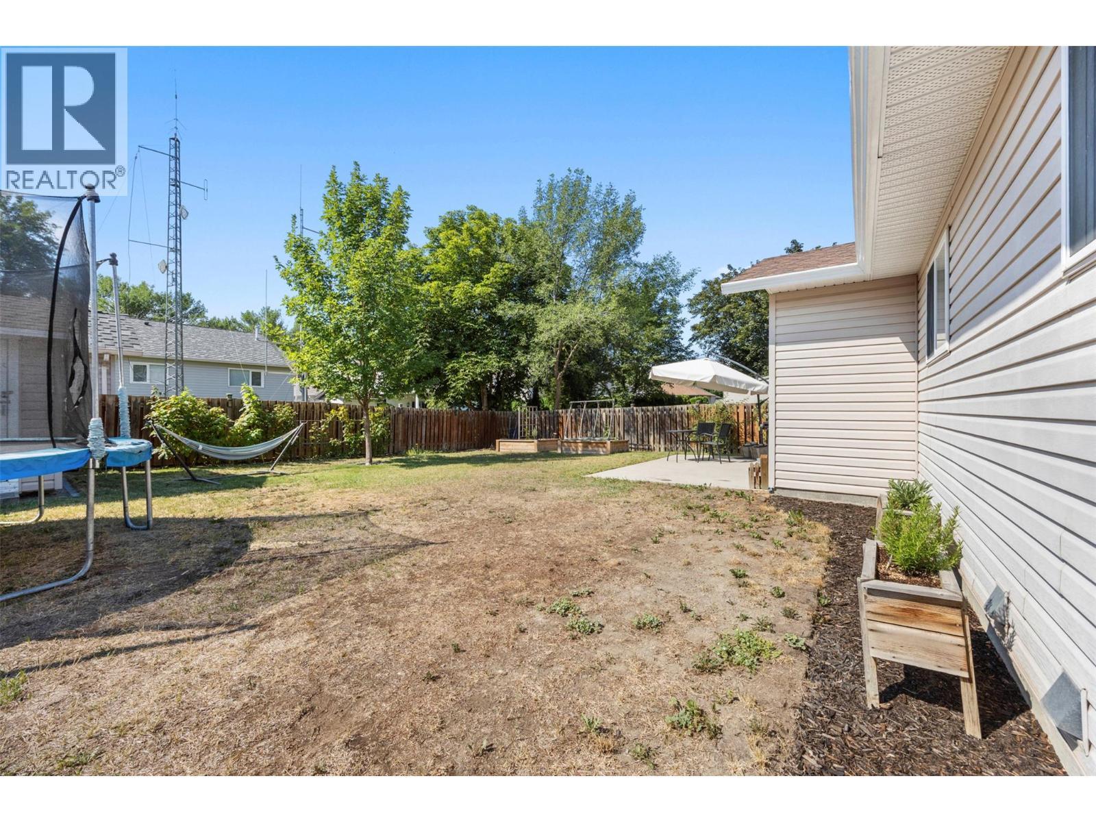 377 Sumac Road E, Kelowna, BC - Outdoor