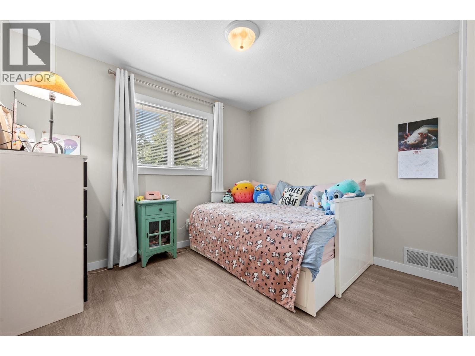 377 Sumac Road E, Kelowna, BC - Indoor Photo Showing Bedroom