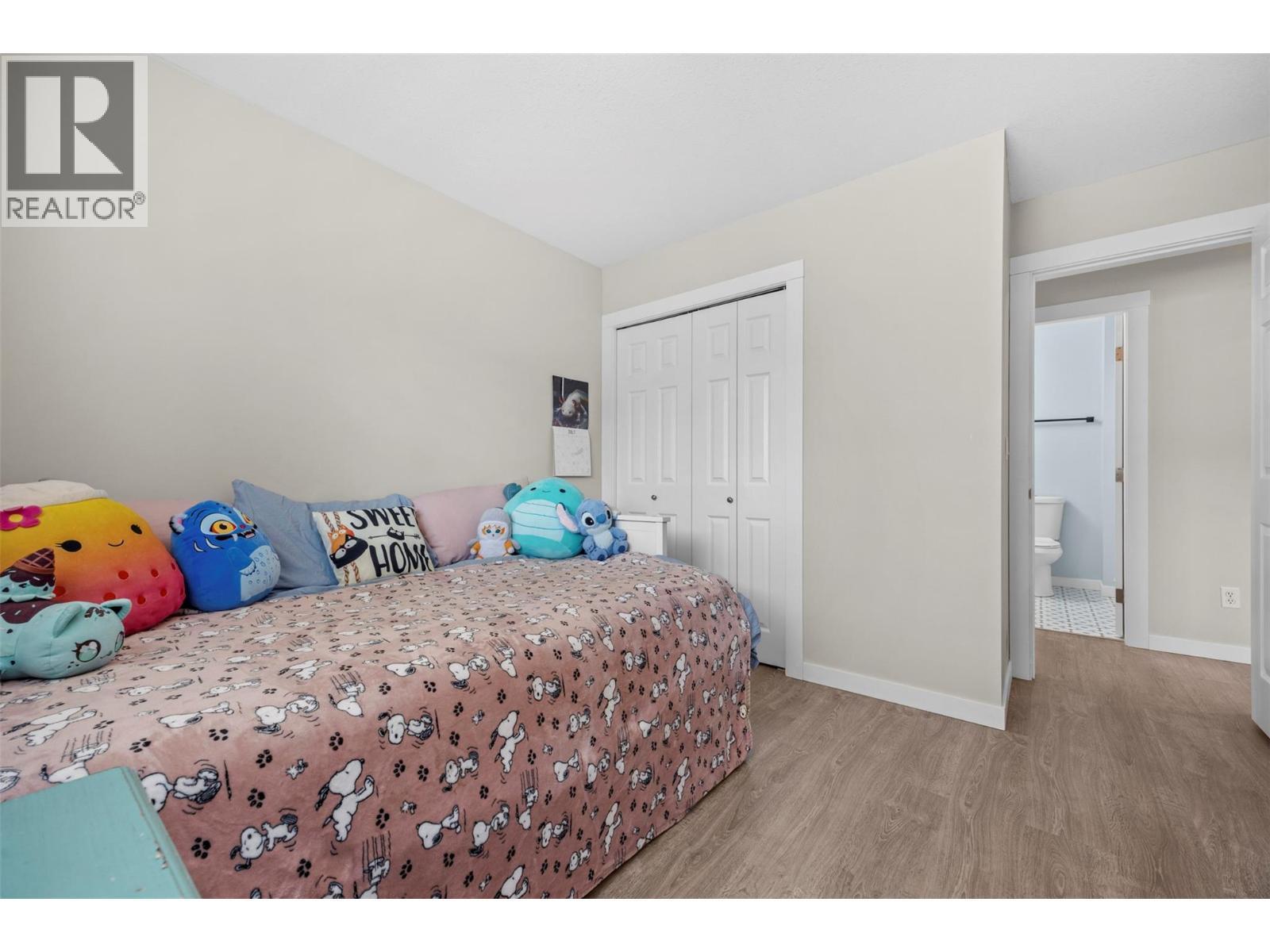 377 Sumac Road E, Kelowna, BC - Indoor Photo Showing Bedroom