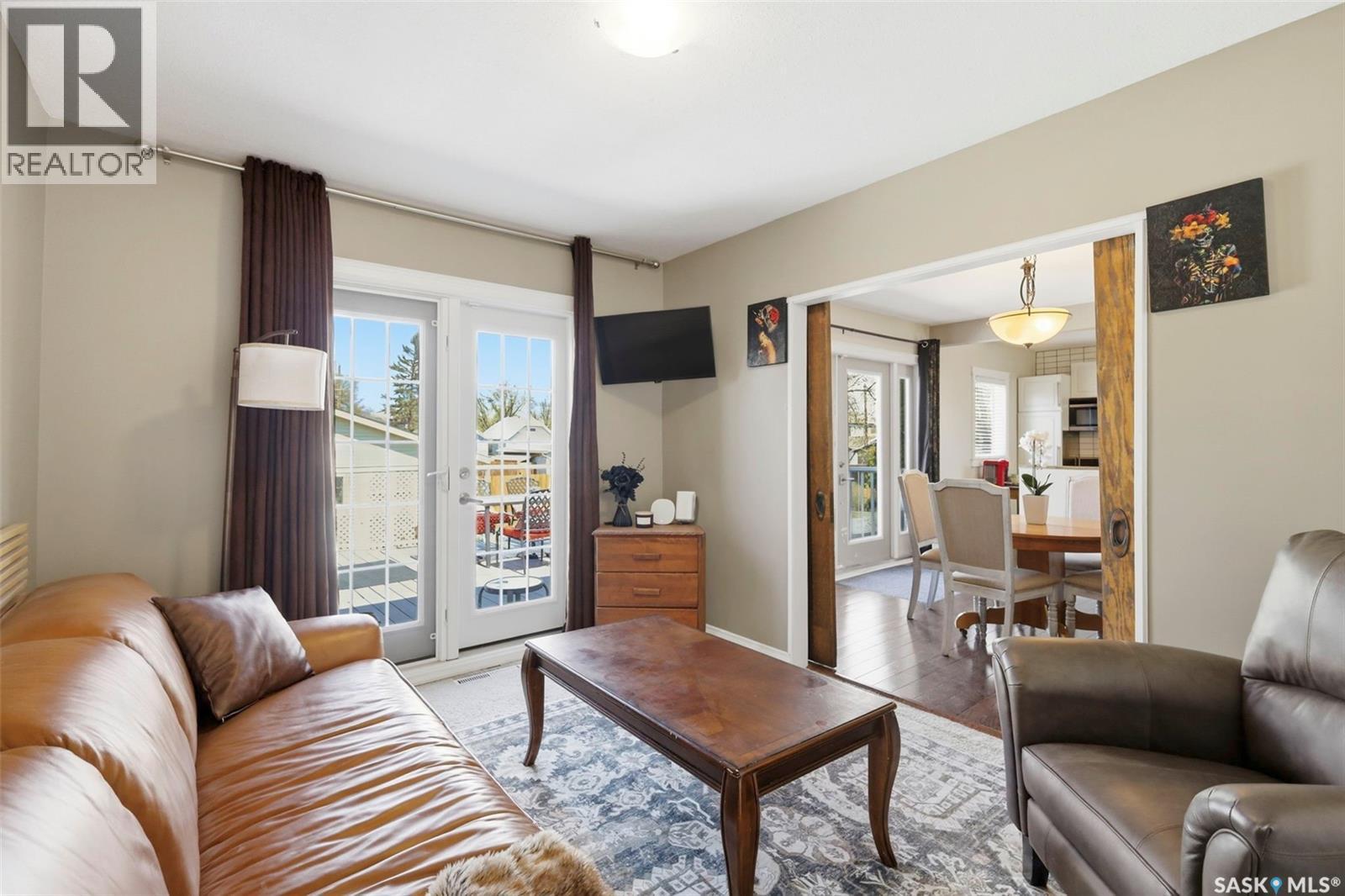 816 Empress Street, Saskatoon, SK - Indoor Photo Showing Living Room