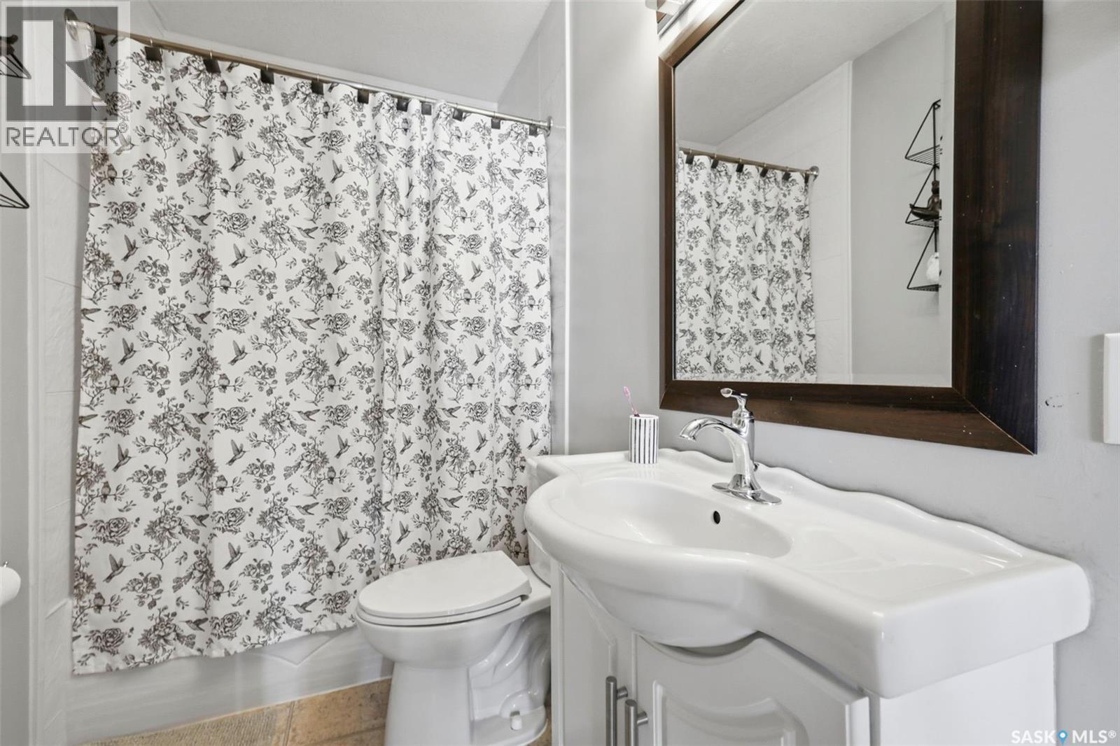 816 Empress Street, Saskatoon, SK - Indoor Photo Showing Bathroom