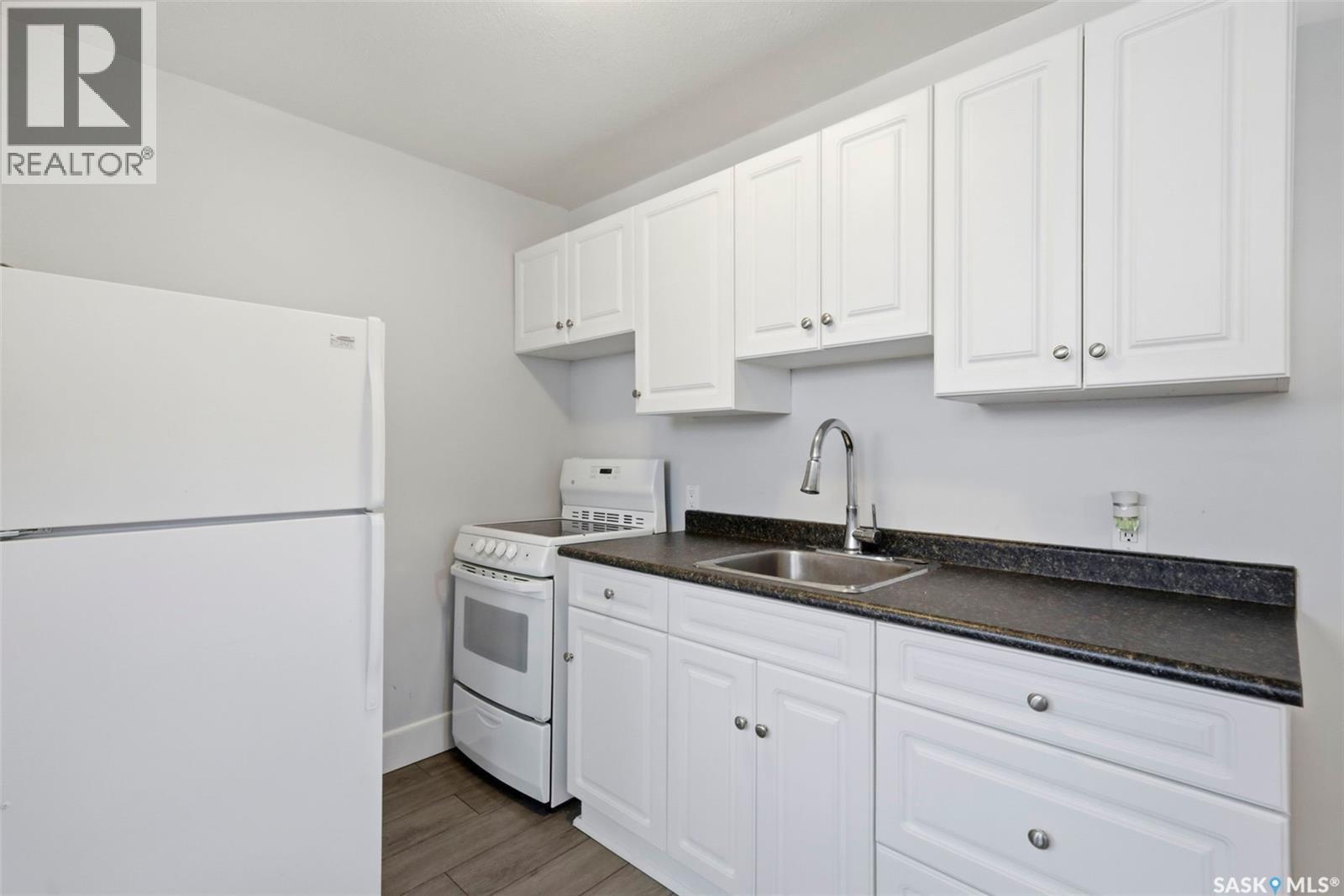 816 Empress Street, Saskatoon, SK - Indoor Photo Showing Kitchen