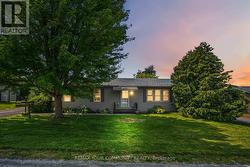 17 KELSEY CRESCENT Georgina, ON L0E 1R0