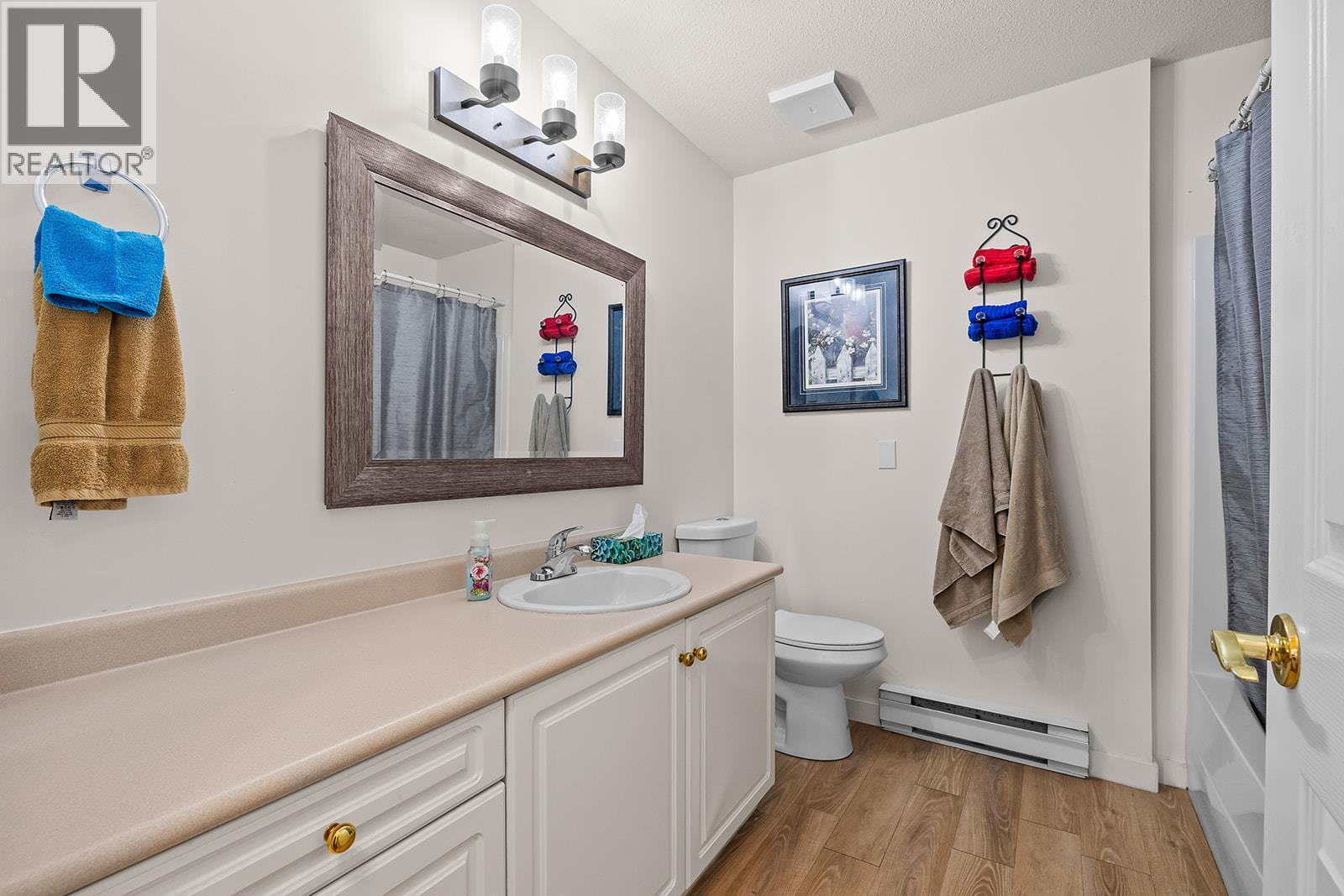 877 Klo Road Unit# 112, Kelowna, BC - Indoor Photo Showing Bathroom