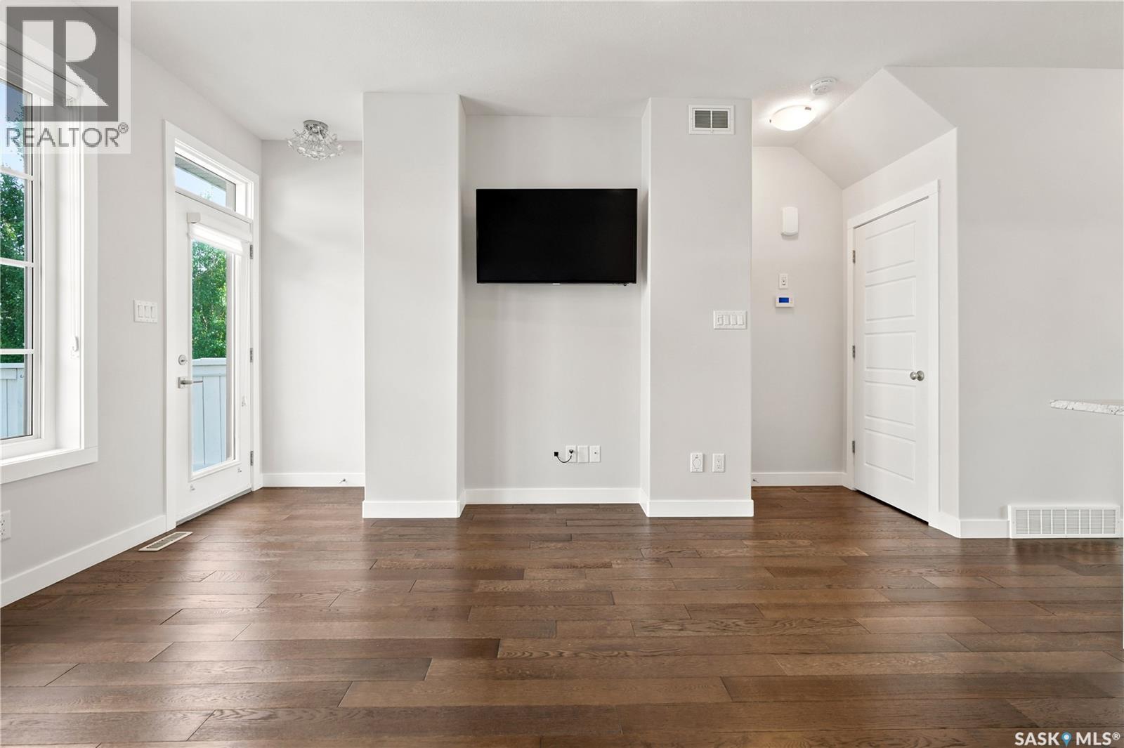 101 3229 Elgaard Drive, Regina, SK - Indoor Photo Showing Other Room