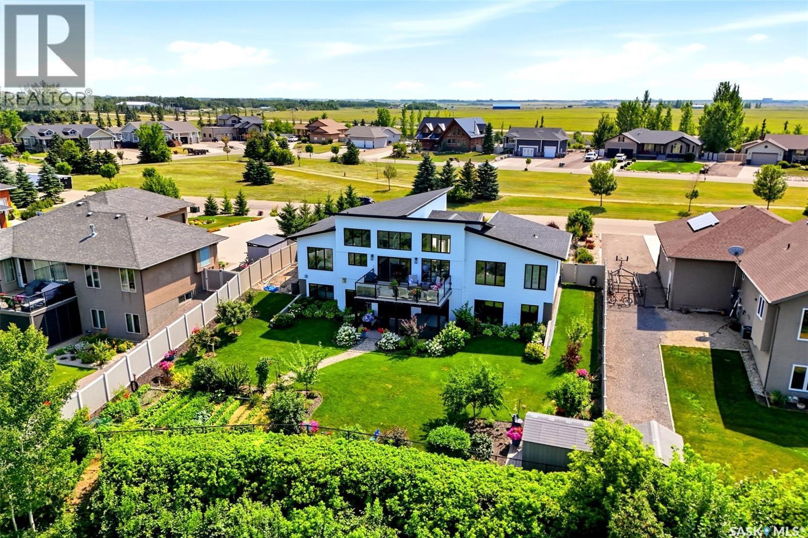 232 Edgewood Drive, Buena Vista, SK - Outdoor