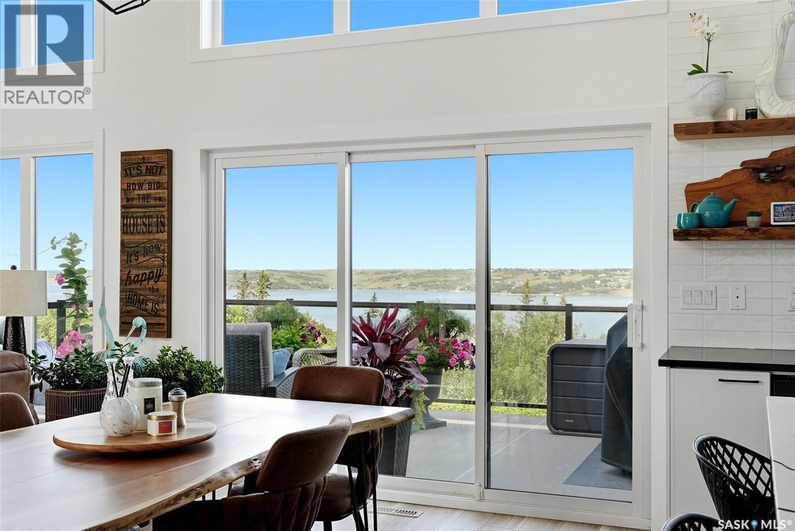 232 Edgewood Drive, Buena Vista, SK - Indoor Photo Showing Dining Room