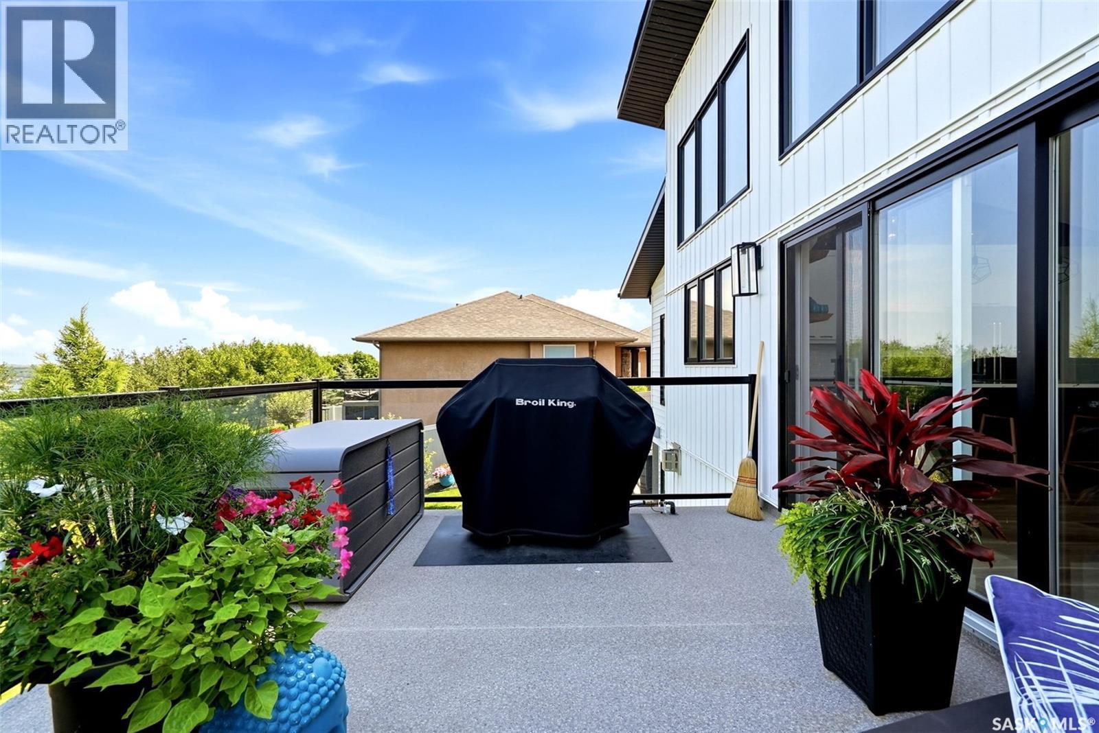 232 Edgewood Drive, Buena Vista, SK - Outdoor With Exterior