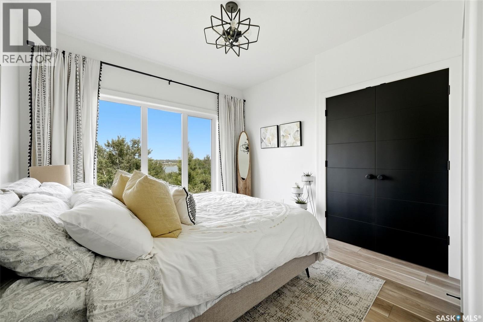 232 Edgewood Drive, Buena Vista, SK - Indoor Photo Showing Bedroom