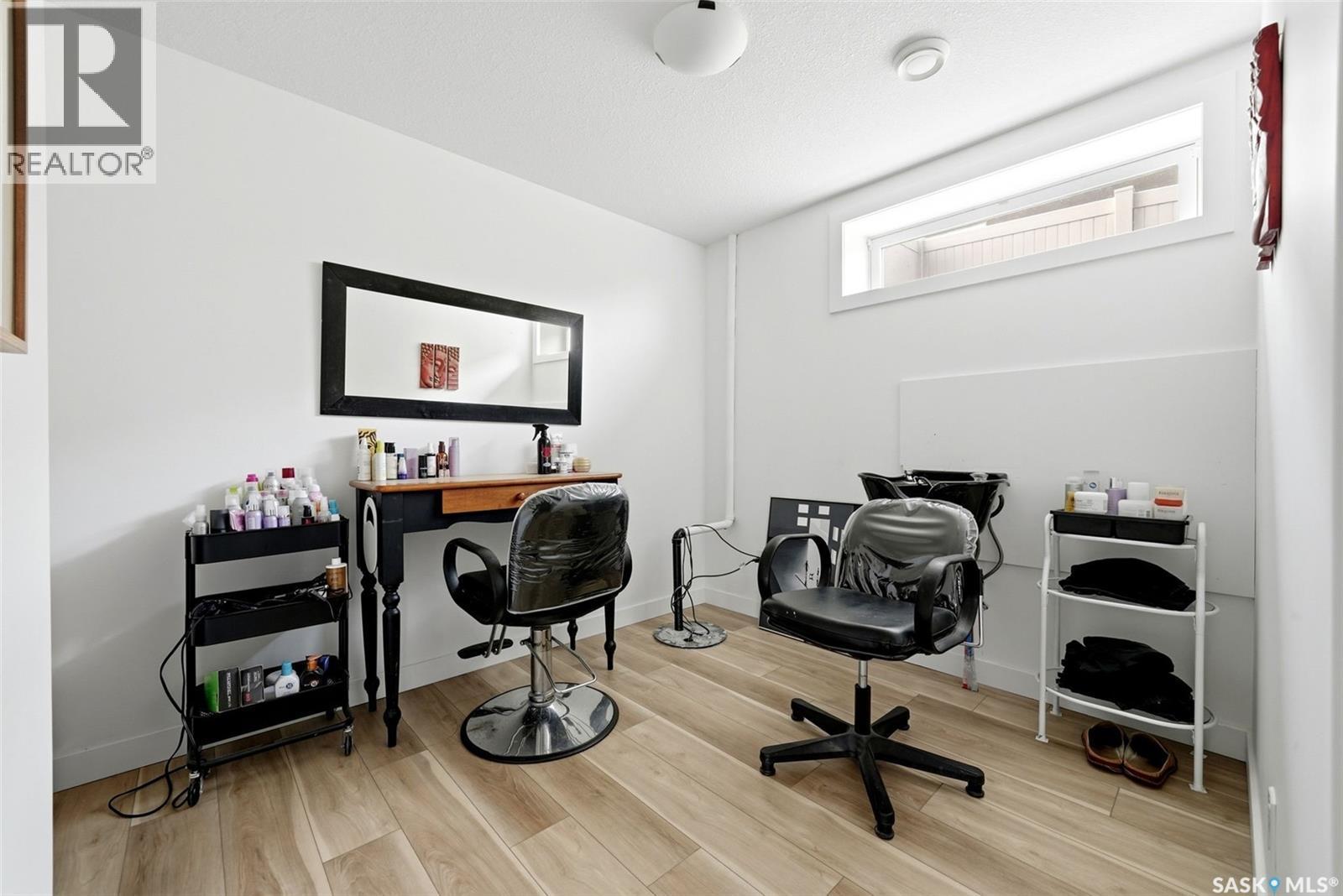 232 Edgewood Drive, Buena Vista, SK - Indoor Photo Showing Office