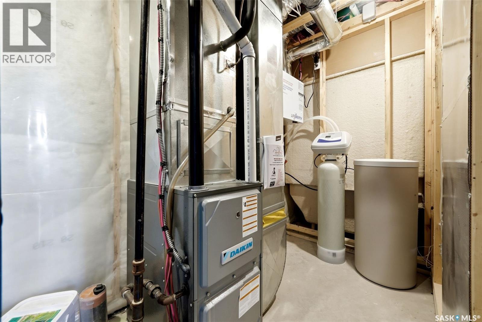 232 Edgewood Drive, Buena Vista, SK - Indoor Photo Showing Basement