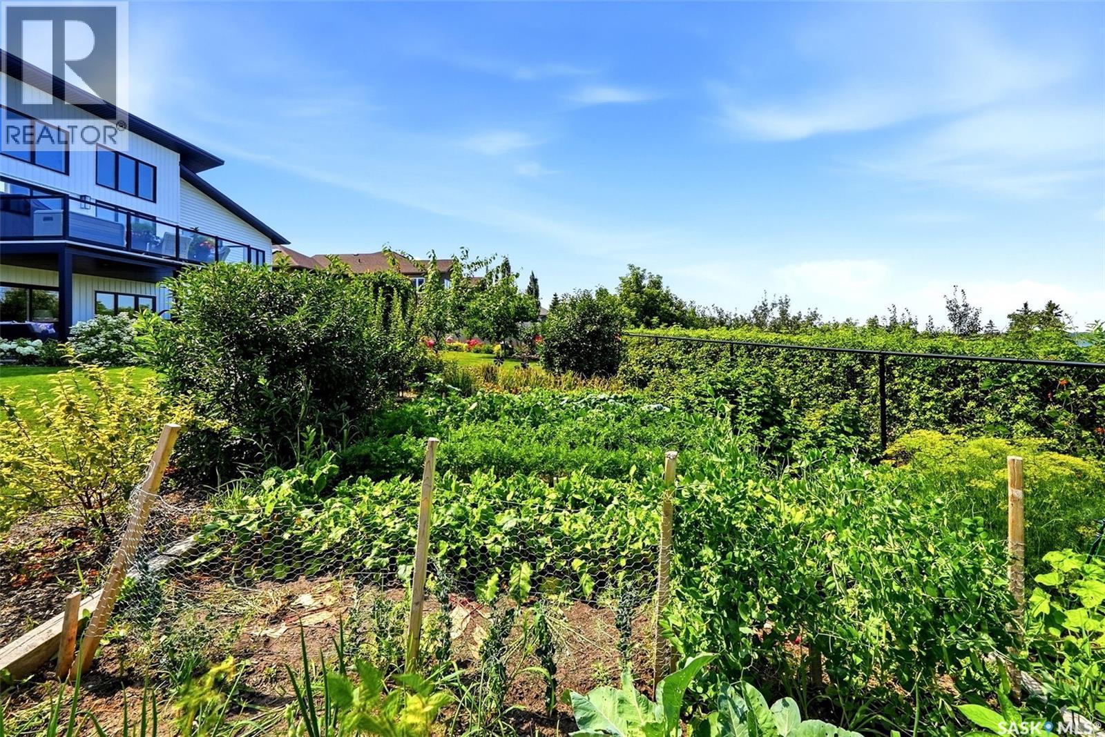 232 Edgewood Drive, Buena Vista, SK - Outdoor