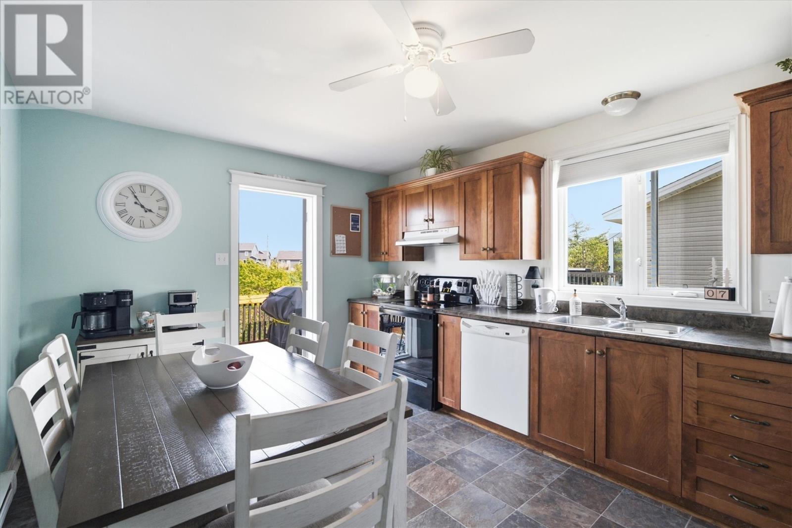 134 St. Thomas Line, Paradise, NL - Indoor Photo Showing Kitchen