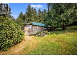 1562 Arrow Lakes Drive Castlegar, BC V1N 3N3