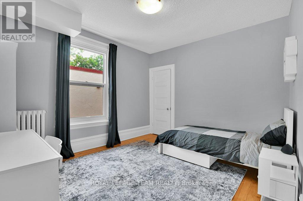 7 Third Avenue, Ottawa, ON - Indoor Photo Showing Bedroom