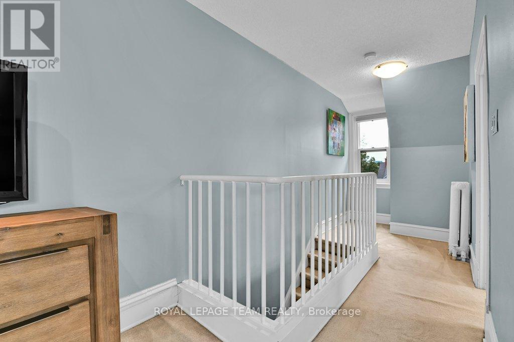 7 Third Avenue, Ottawa, ON - Indoor Photo Showing Other Room