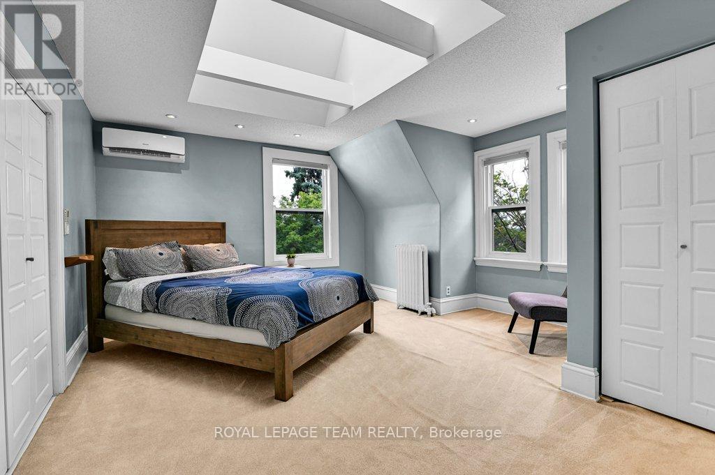 7 Third Avenue, Ottawa, ON - Indoor Photo Showing Bedroom