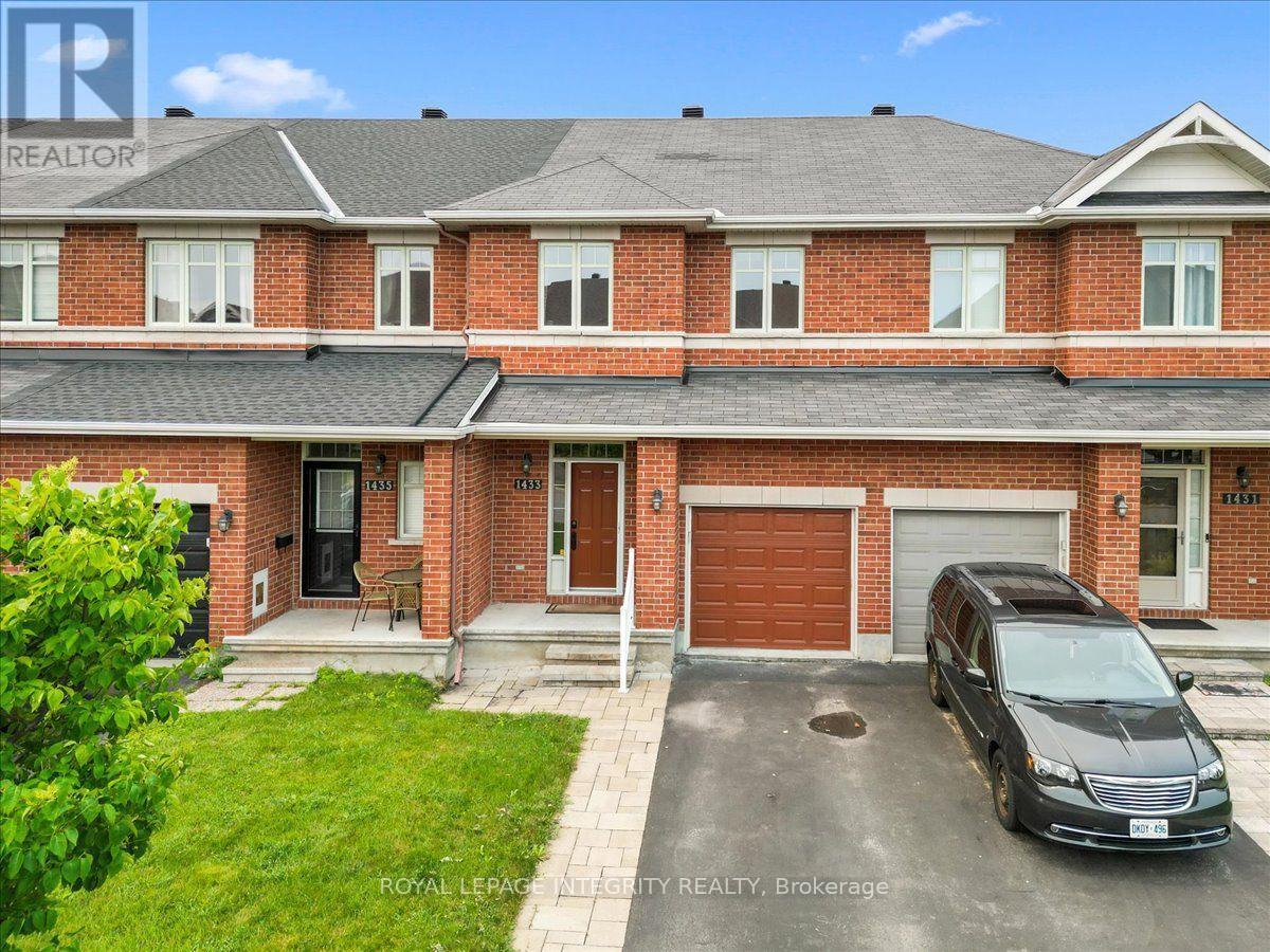 1433 Comfrey Crescent, Ottawa, ON - Outdoor With Facade