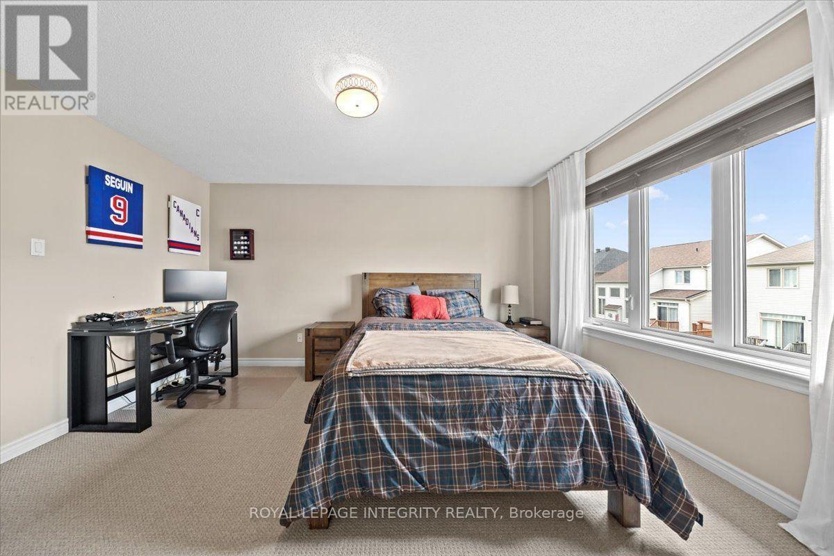 1433 Comfrey Crescent, Ottawa, ON - Indoor Photo Showing Bedroom