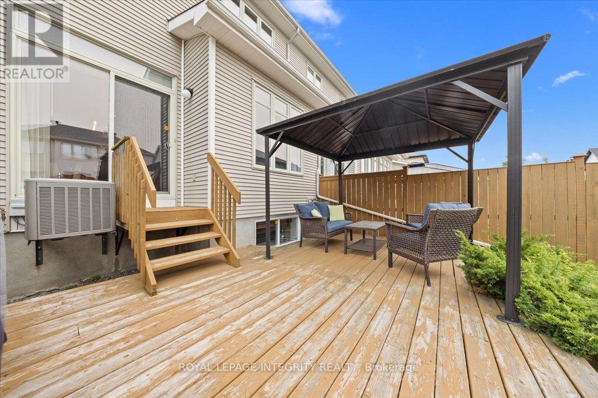 1433 Comfrey Crescent, Ottawa, ON - Outdoor With Deck Patio Veranda With Exterior