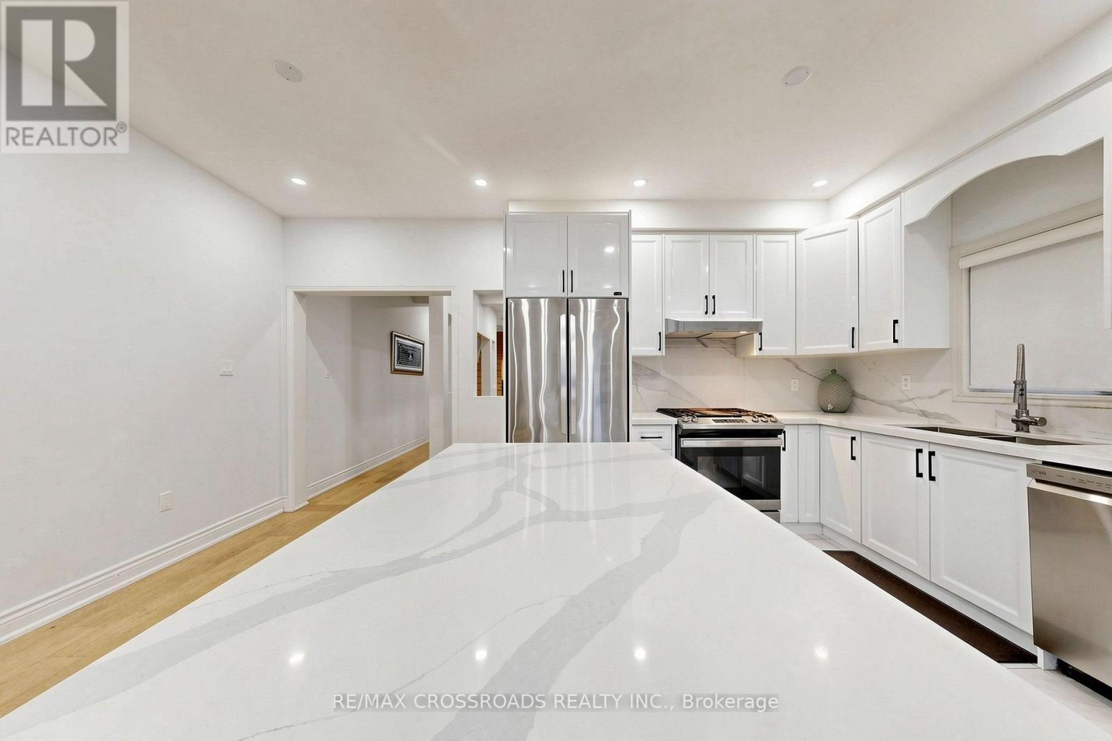 82 Jack Monkman Crescent, Markham, ON - Indoor Photo Showing Kitchen With Stainless Steel Kitchen With Upgraded Kitchen
