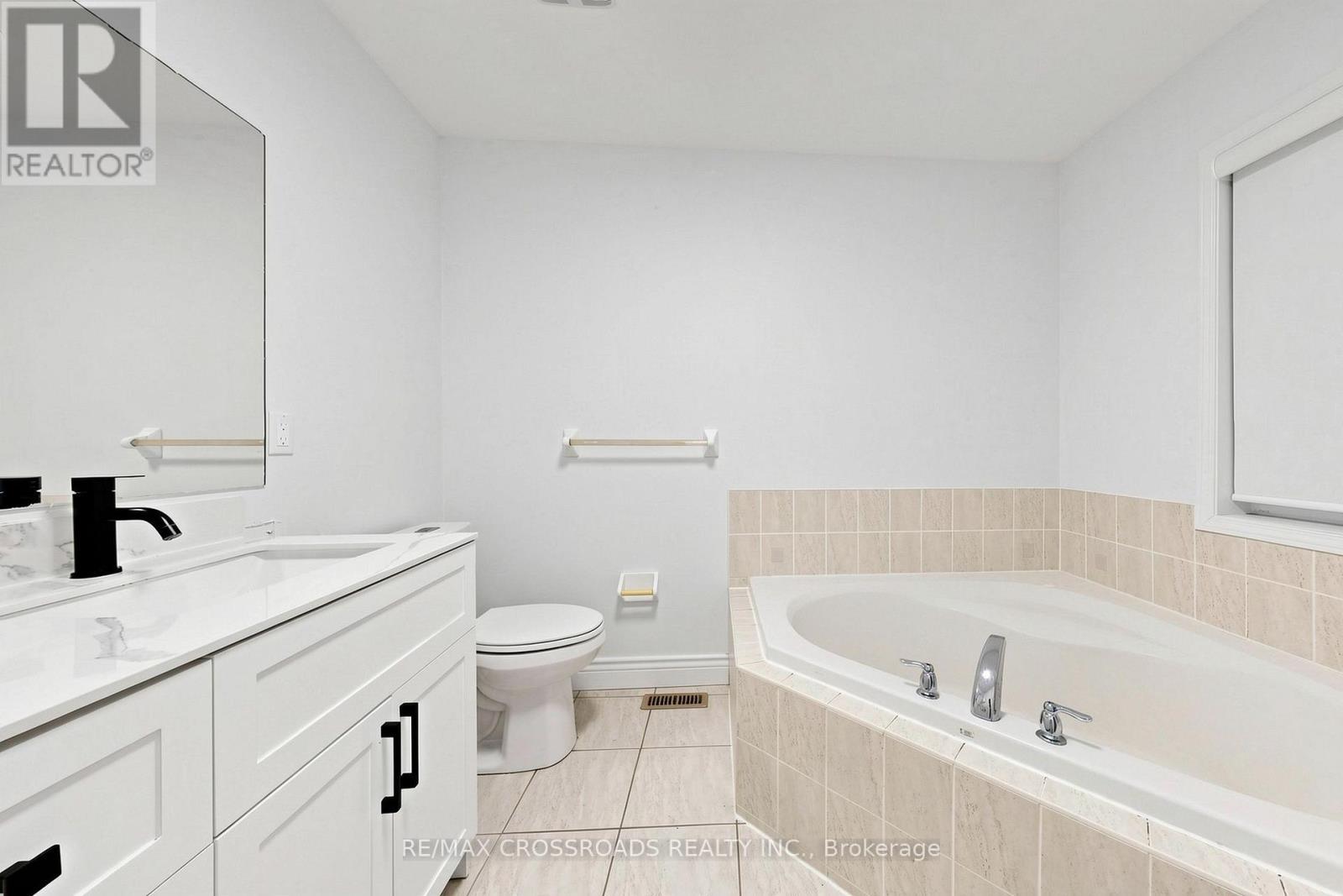 82 Jack Monkman Crescent, Markham, ON - Indoor Photo Showing Bathroom