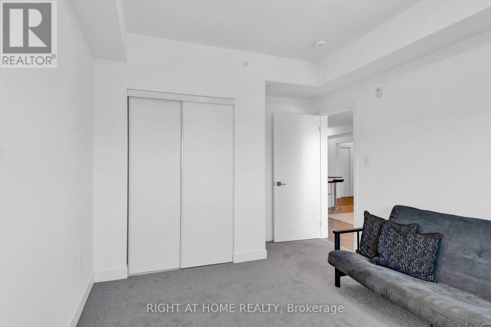 507 - 4 Spice Way, Barrie, ON - Indoor Photo Showing Other Room
