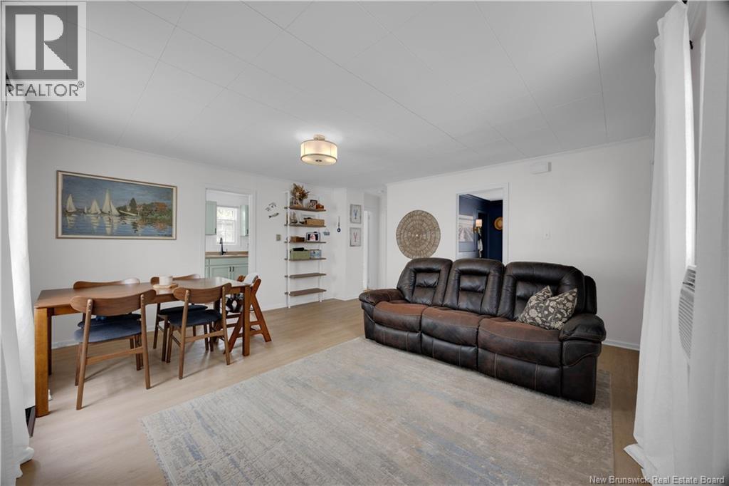 98 Edith Avenue, Saint John, NB - Indoor Photo Showing Living Room