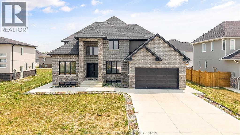 4433 Belmont, Comber, ON