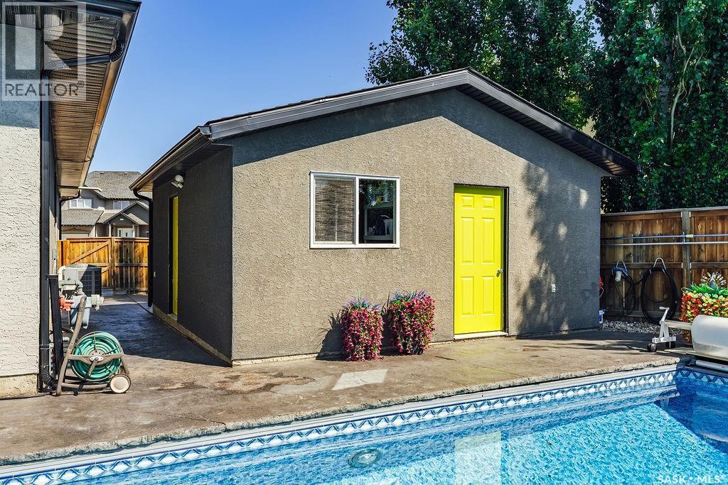 419 Paton Place, Saskatoon, SK - Outdoor With In Ground Pool With Deck Patio Veranda