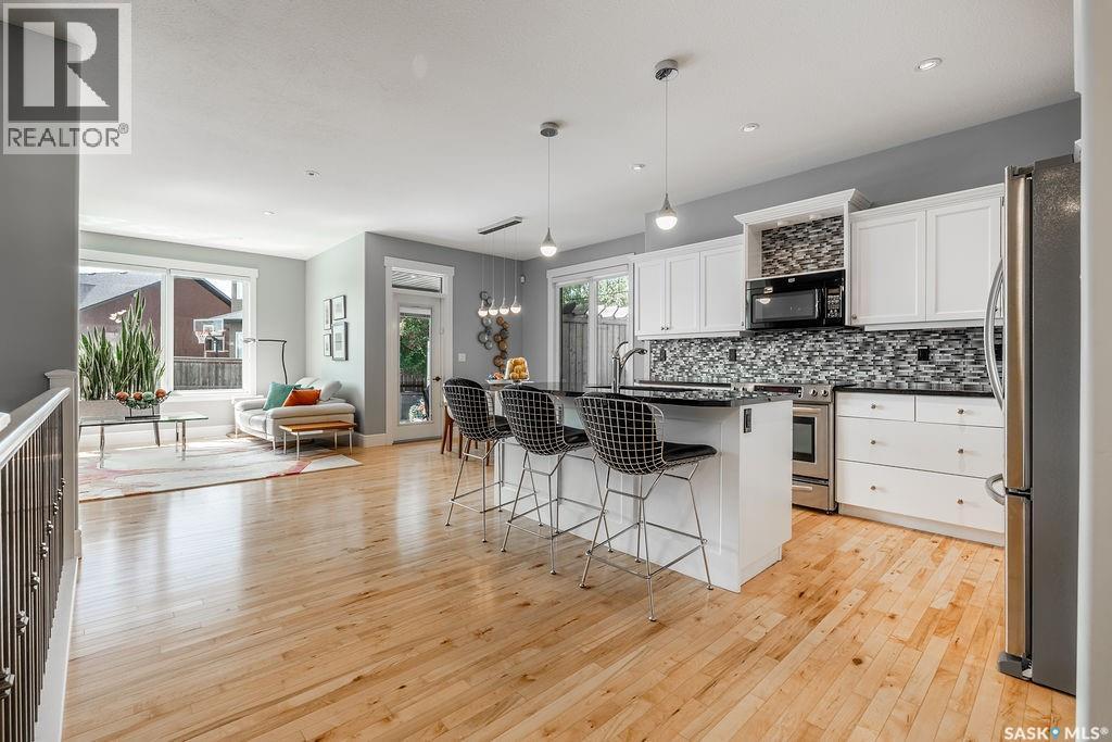 419 Paton Place, Saskatoon, SK - Indoor Photo Showing Kitchen With Upgraded Kitchen