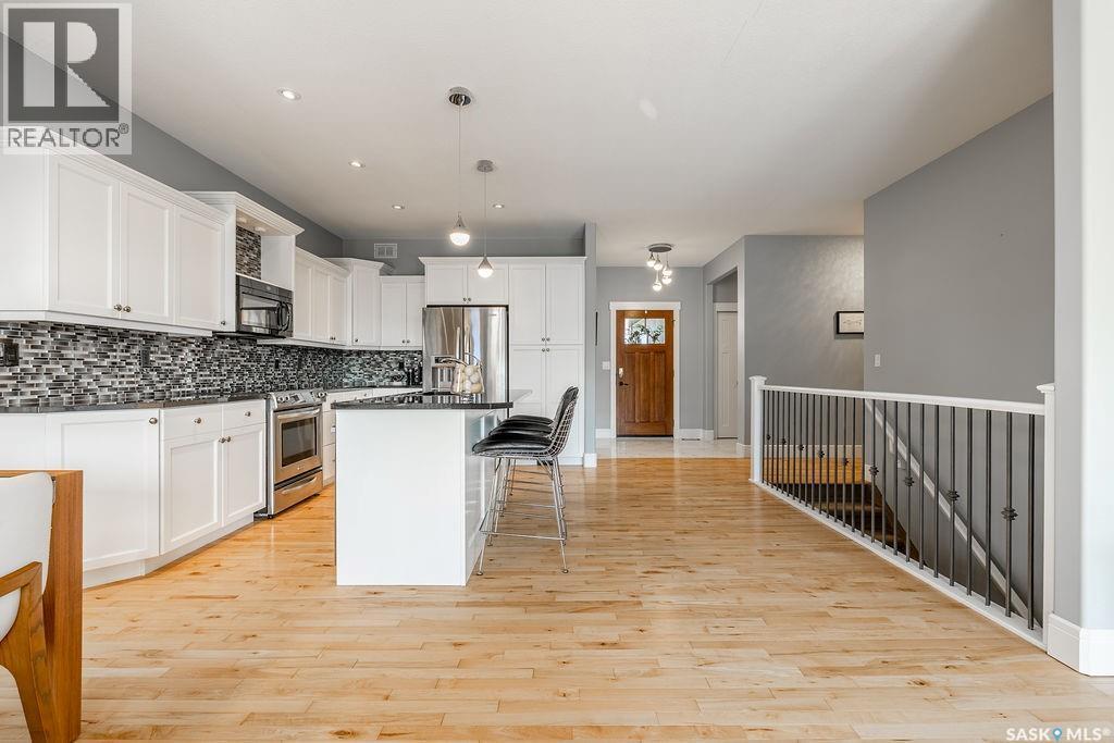 419 Paton Place, Saskatoon, SK - Indoor Photo Showing Kitchen With Upgraded Kitchen