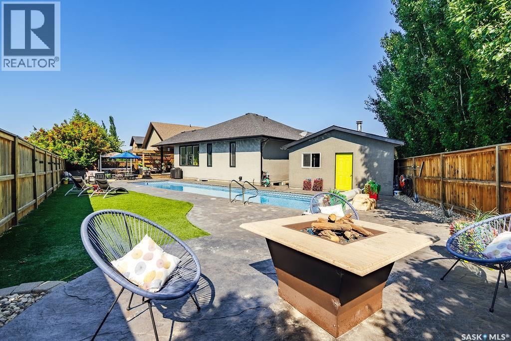 419 Paton Place, Saskatoon, SK - Outdoor With In Ground Pool With Deck Patio Veranda With Backyard With Exterior