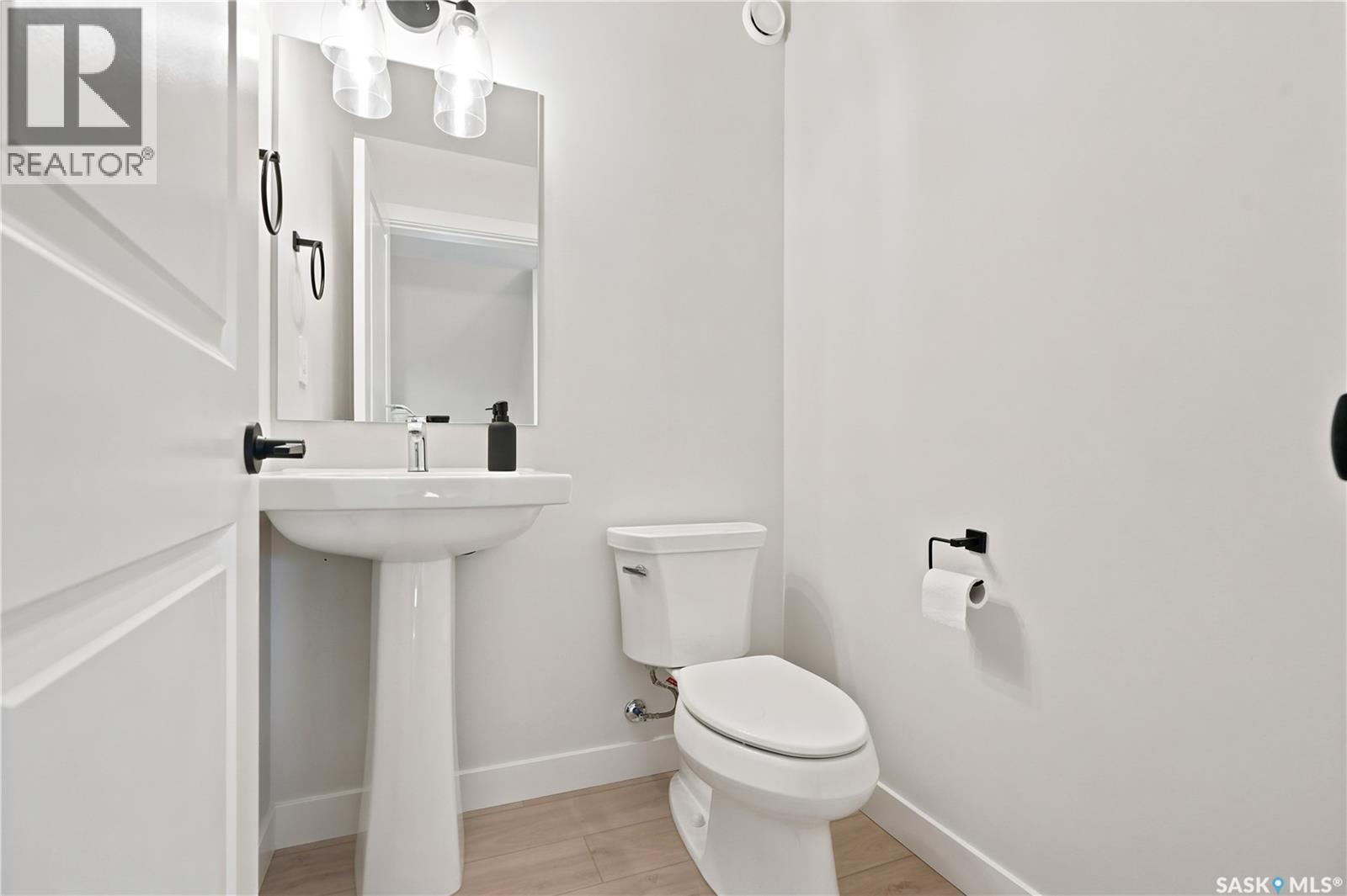41 651 Dubois Crescent, Saskatoon, SK - Indoor Photo Showing Bathroom
