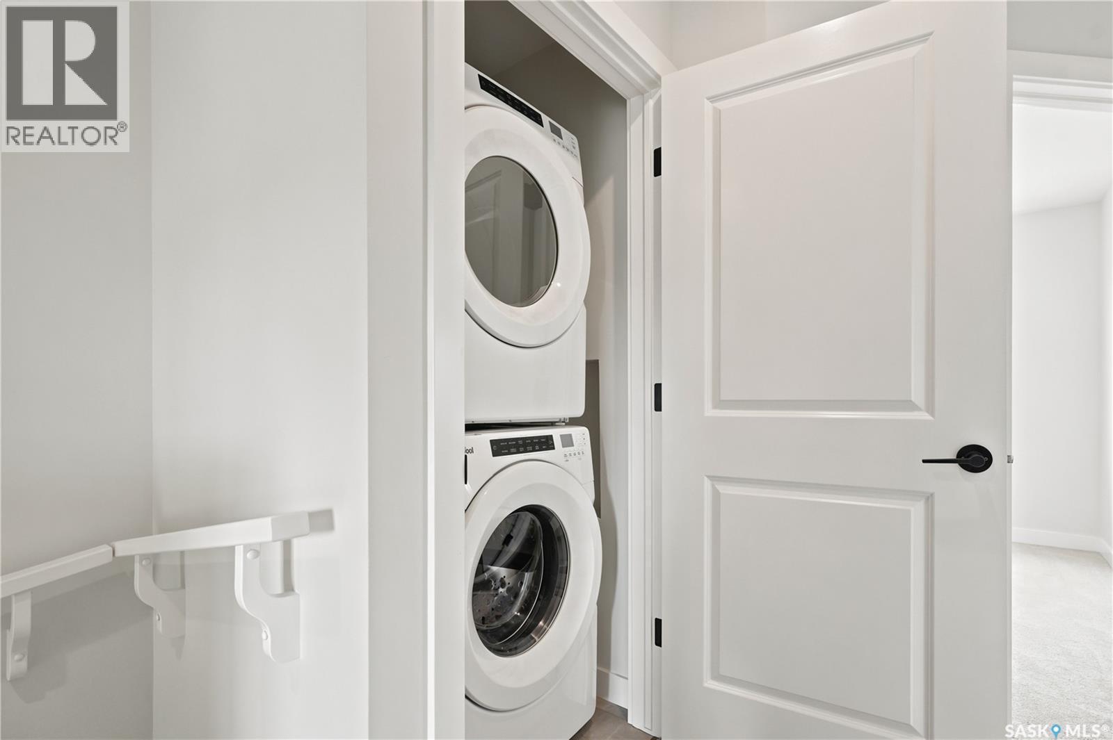 41 651 Dubois Crescent, Saskatoon, SK - Indoor Photo Showing Laundry Room