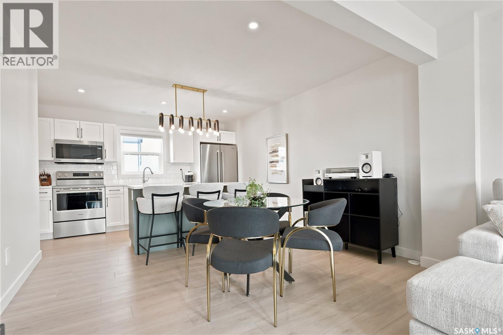 41 651 Dubois Crescent, Saskatoon, SK - Indoor