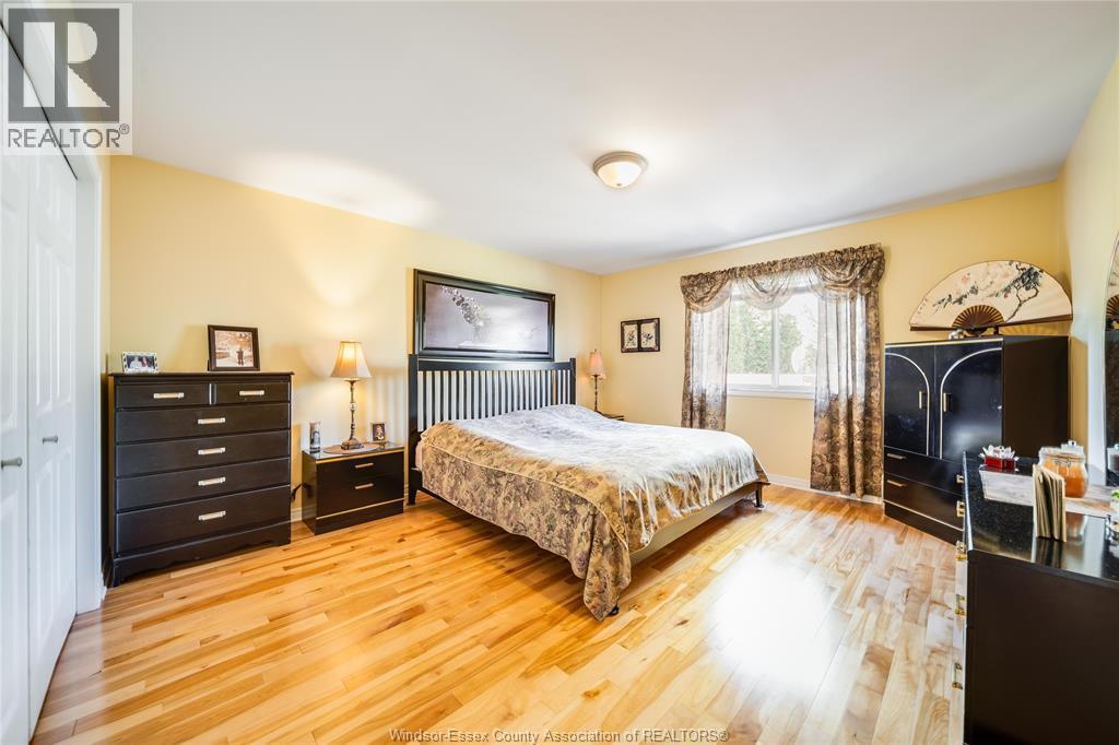 1739 Castleton Avenue, Windsor, ON - Indoor Photo Showing Bedroom
